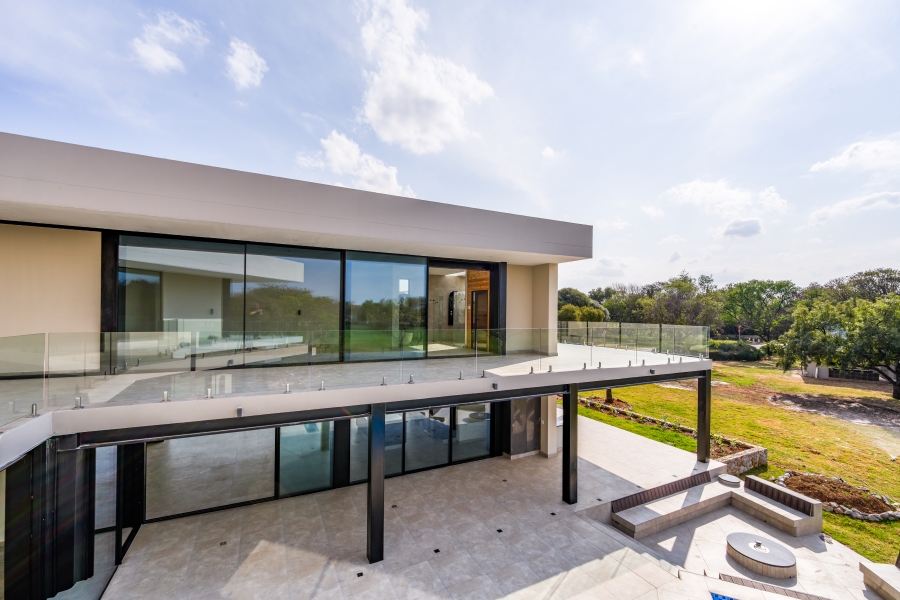 7 Bedroom Property for Sale in Woodhill Estate Gauteng