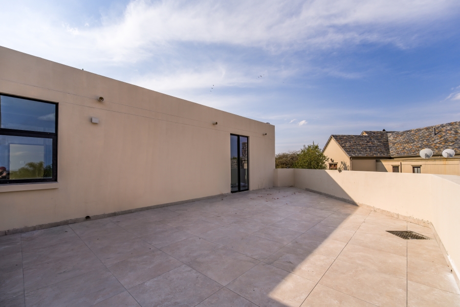 7 Bedroom Property for Sale in Woodhill Estate Gauteng