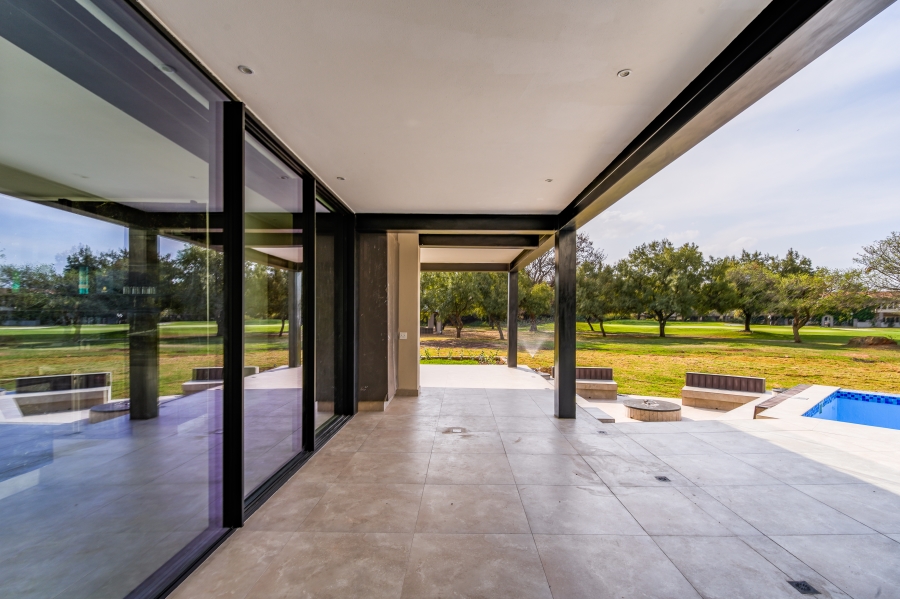 7 Bedroom Property for Sale in Woodhill Estate Gauteng