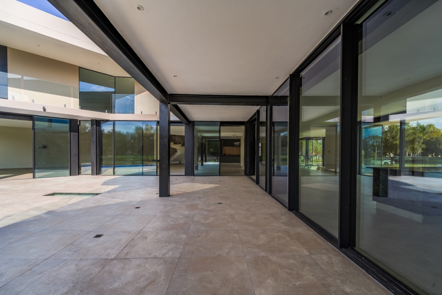 7 Bedroom Property for Sale in Woodhill Estate Gauteng