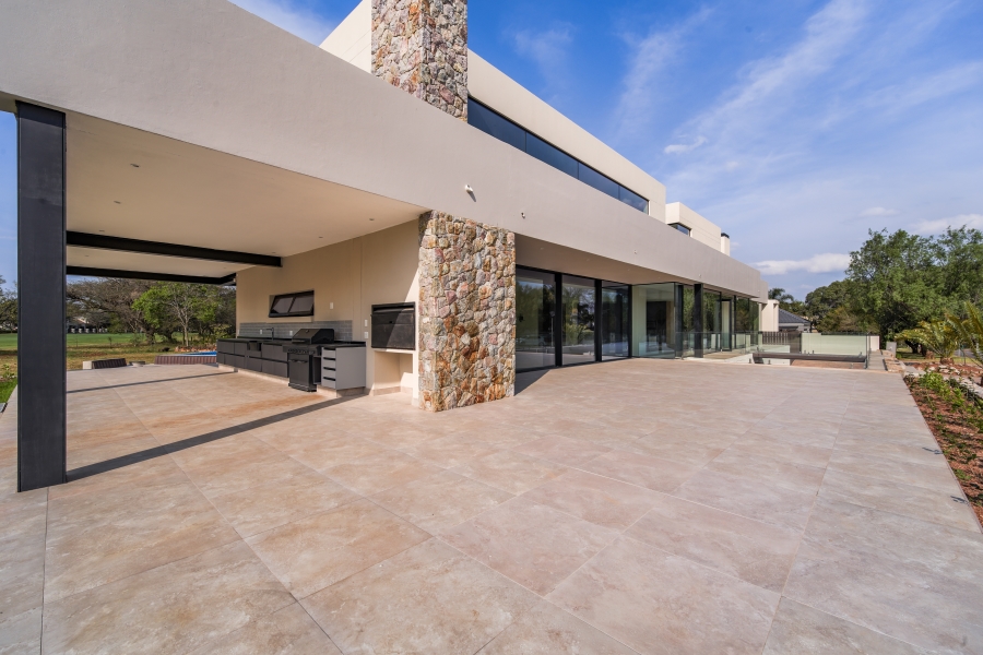 7 Bedroom Property for Sale in Woodhill Estate Gauteng