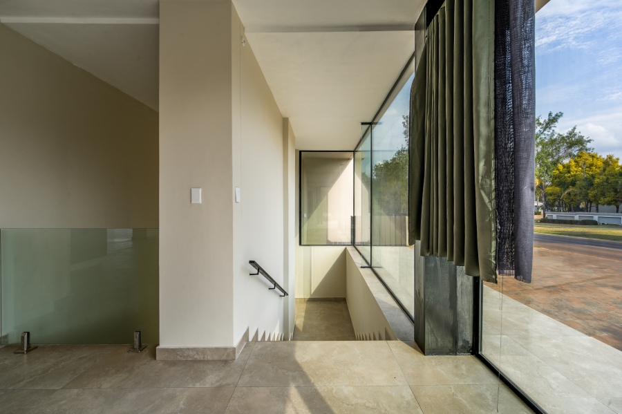 7 Bedroom Property for Sale in Woodhill Estate Gauteng