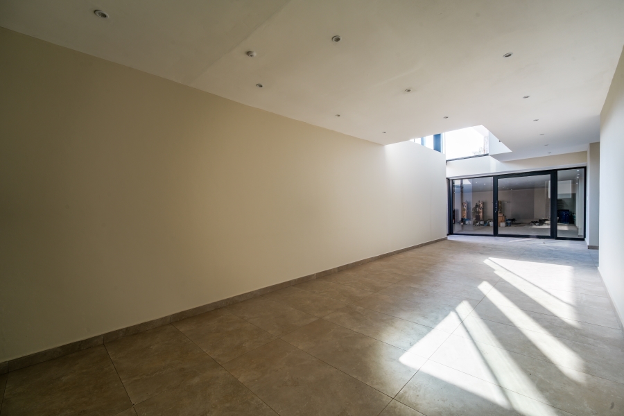 7 Bedroom Property for Sale in Woodhill Estate Gauteng