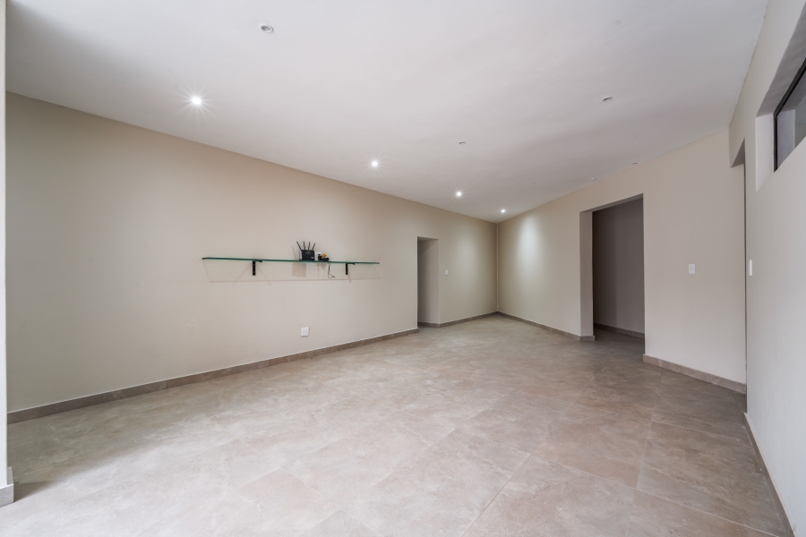 7 Bedroom Property for Sale in Woodhill Estate Gauteng