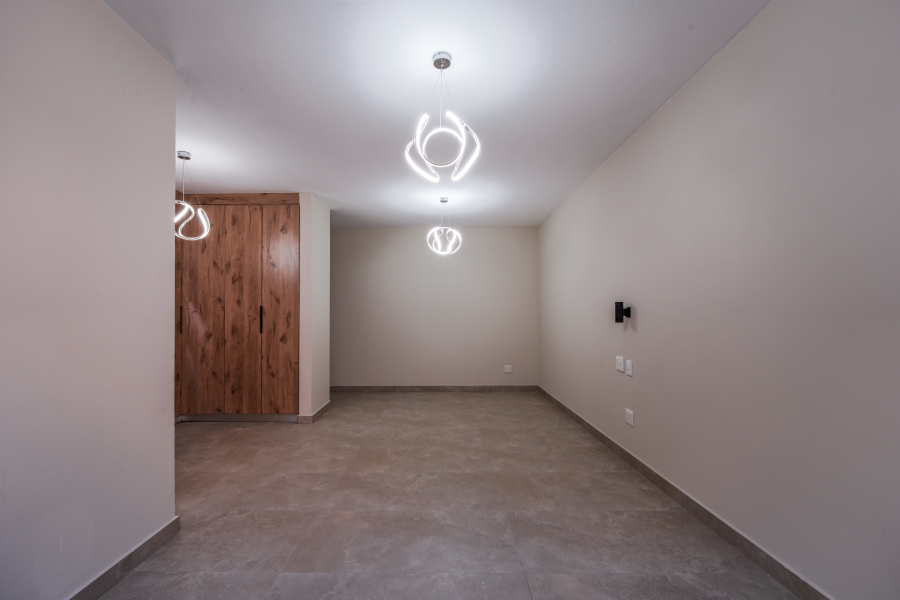 7 Bedroom Property for Sale in Woodhill Estate Gauteng