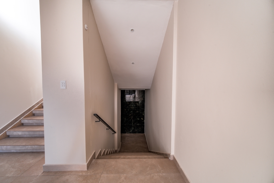 7 Bedroom Property for Sale in Woodhill Estate Gauteng