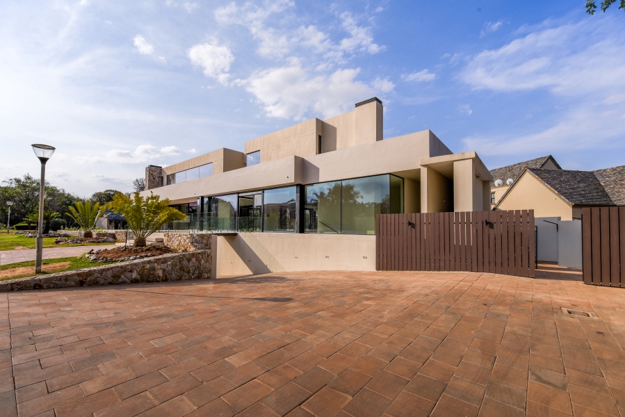 7 Bedroom Property for Sale in Woodhill Estate Gauteng