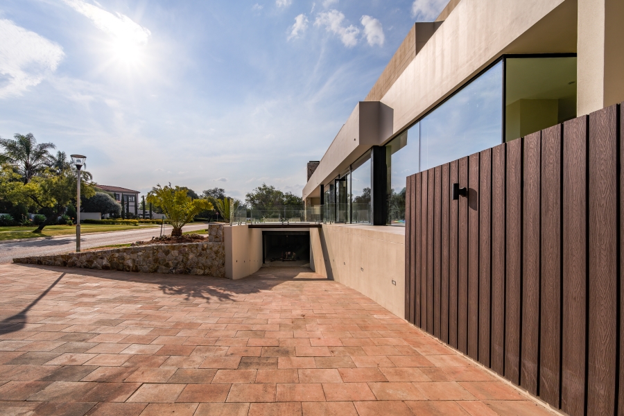 7 Bedroom Property for Sale in Woodhill Estate Gauteng