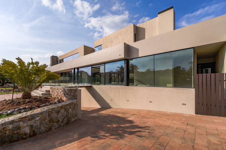 7 Bedroom Property for Sale in Woodhill Estate Gauteng