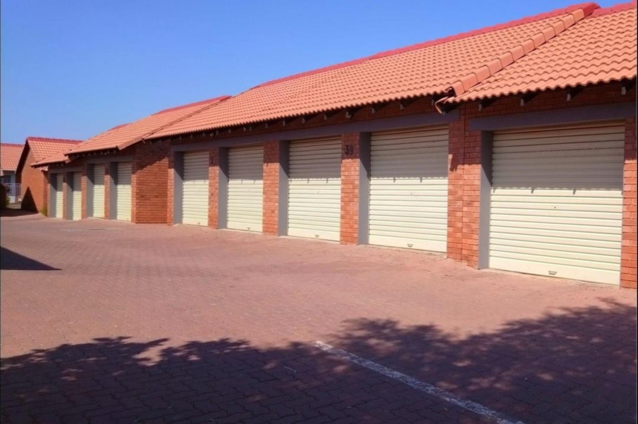 To Let 3 Bedroom Property for Rent in Monavoni Gauteng
