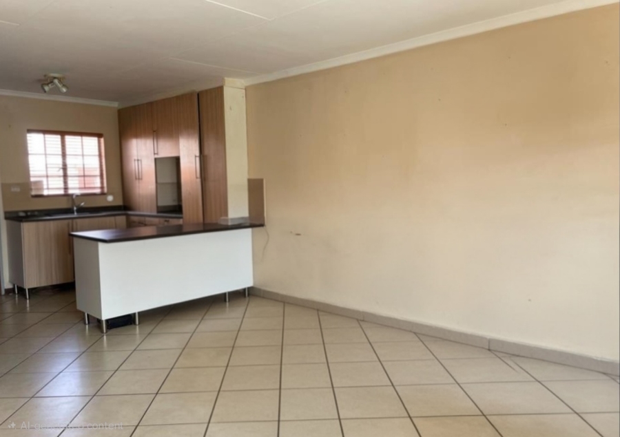 To Let 3 Bedroom Property for Rent in Monavoni Gauteng