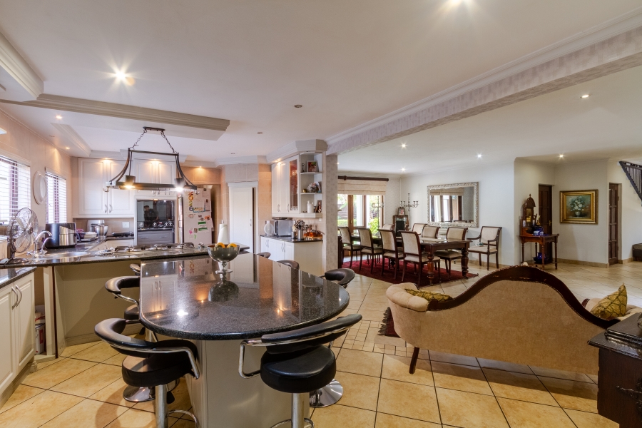 9 Bedroom Property for Sale in Silver Lakes Golf Estate Gauteng
