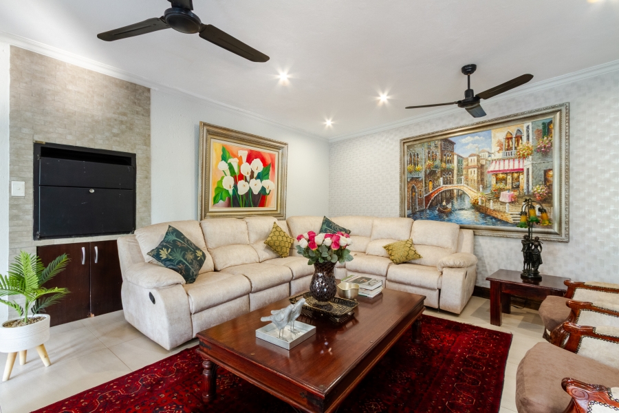 9 Bedroom Property for Sale in Silver Lakes Golf Estate Gauteng