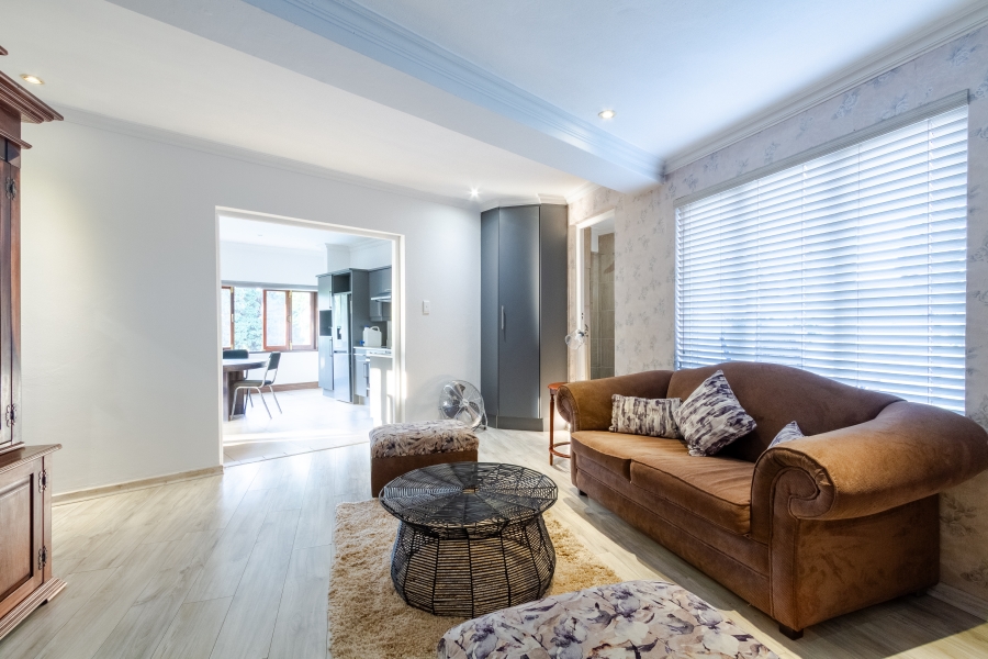 9 Bedroom Property for Sale in Silver Lakes Golf Estate Gauteng