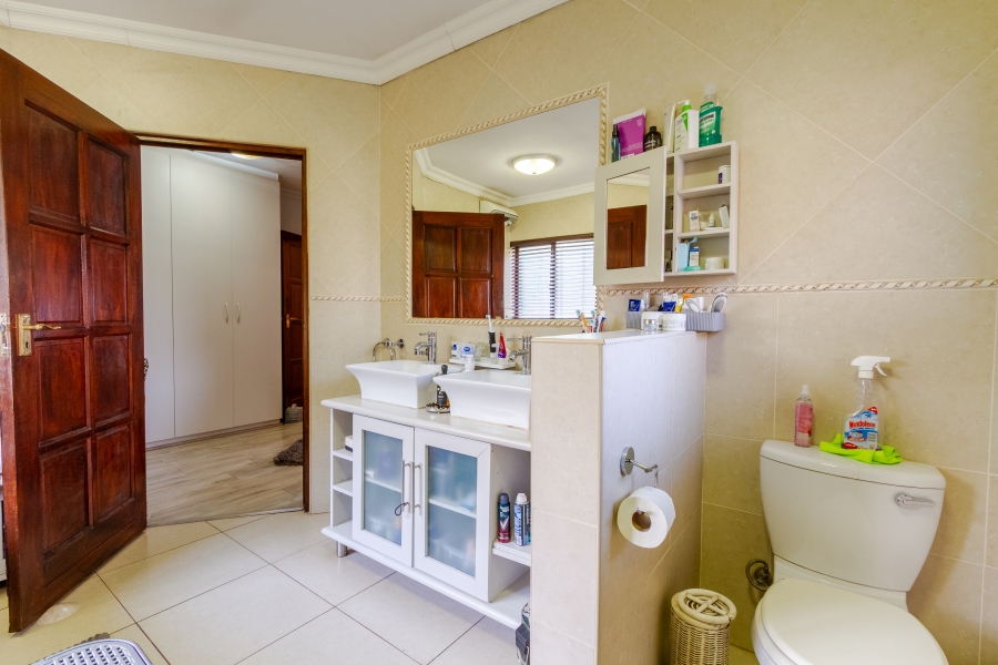 9 Bedroom Property for Sale in Silver Lakes Golf Estate Gauteng