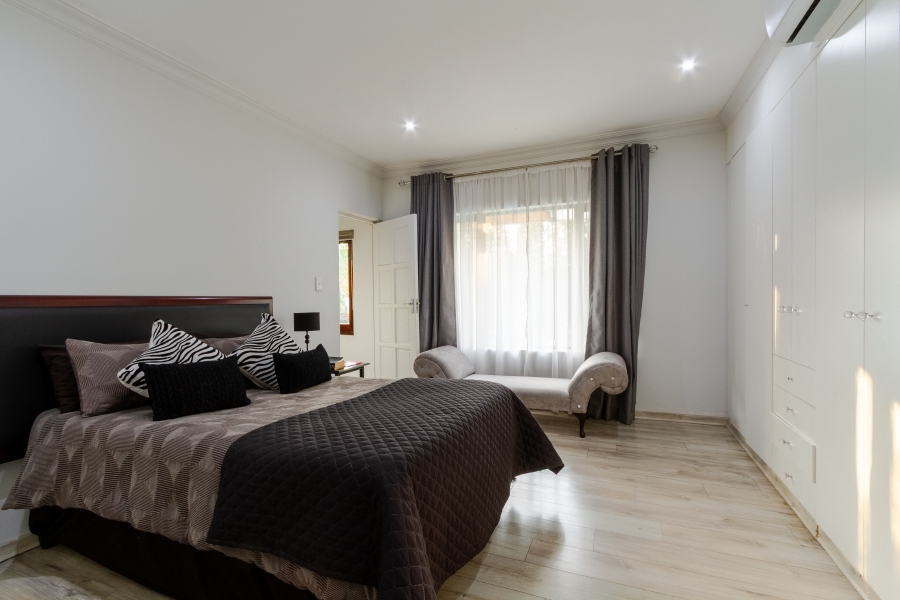 9 Bedroom Property for Sale in Silver Lakes Golf Estate Gauteng