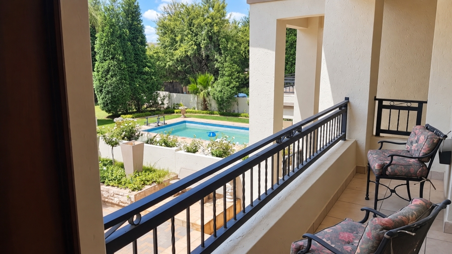 9 Bedroom Property for Sale in Silver Lakes Golf Estate Gauteng