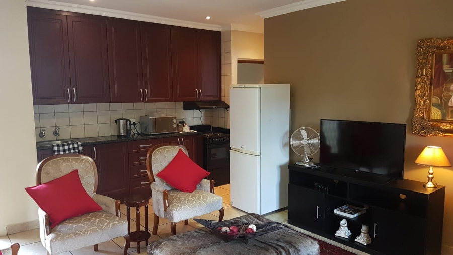 9 Bedroom Property for Sale in Silver Lakes Golf Estate Gauteng