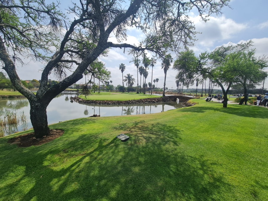 9 Bedroom Property for Sale in Silver Lakes Golf Estate Gauteng