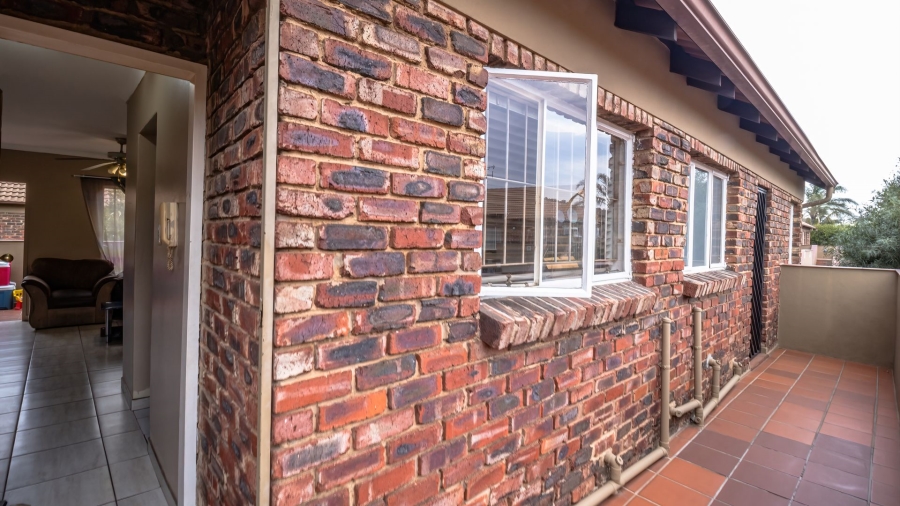 2 Bedroom Property for Sale in Eden Glen Gauteng