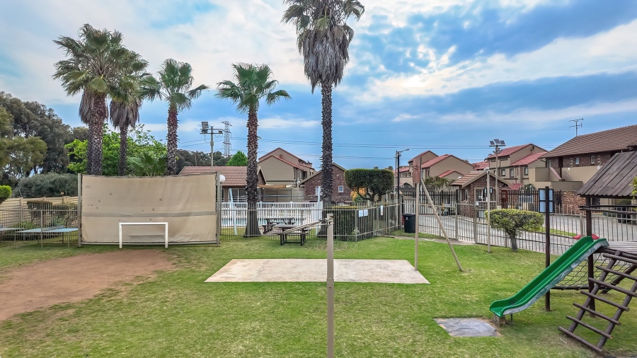 2 Bedroom Property for Sale in Eden Glen Gauteng