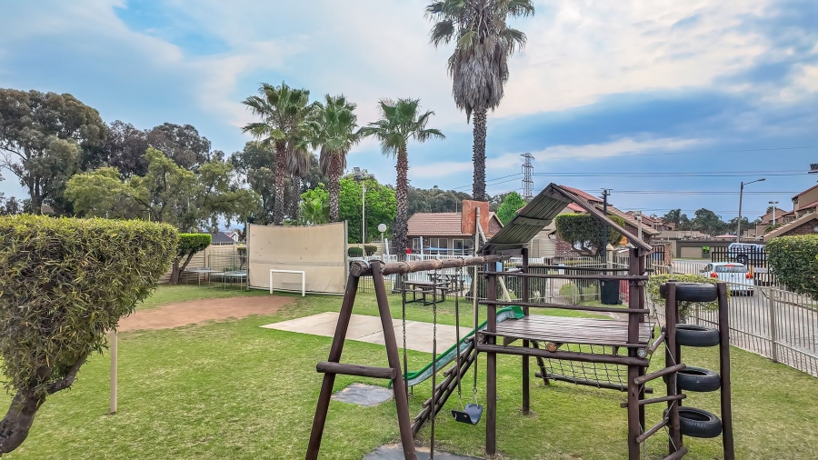 2 Bedroom Property for Sale in Eden Glen Gauteng