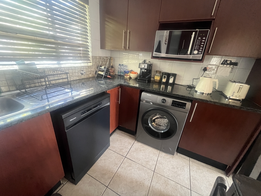 2 Bedroom Property for Sale in Marais Steyn Park Gauteng