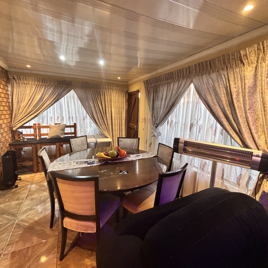 2 Bedroom Property for Sale in Chiawelo Gauteng