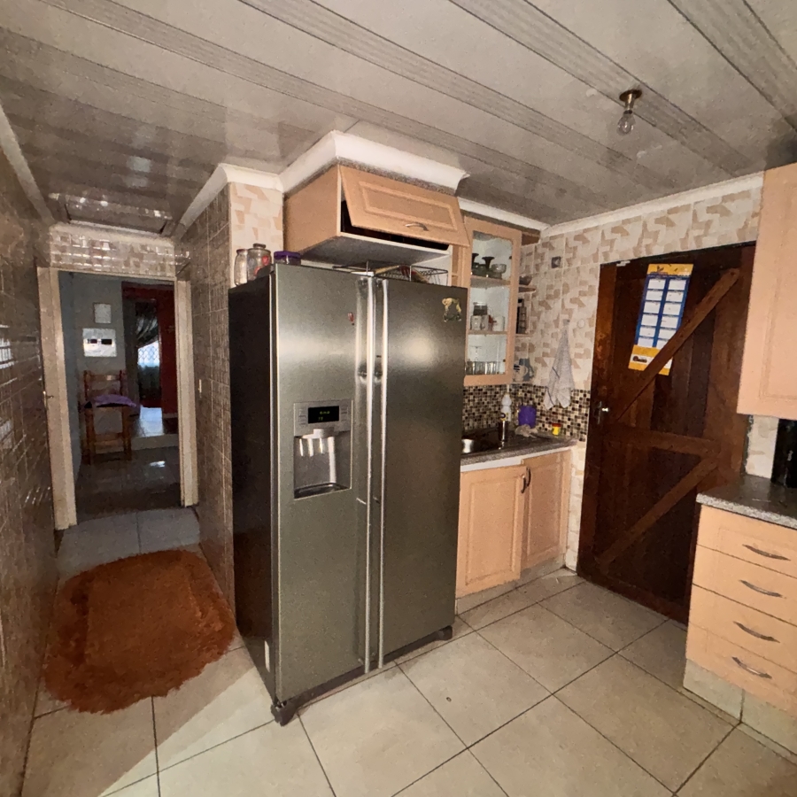 2 Bedroom Property for Sale in Chiawelo Gauteng
