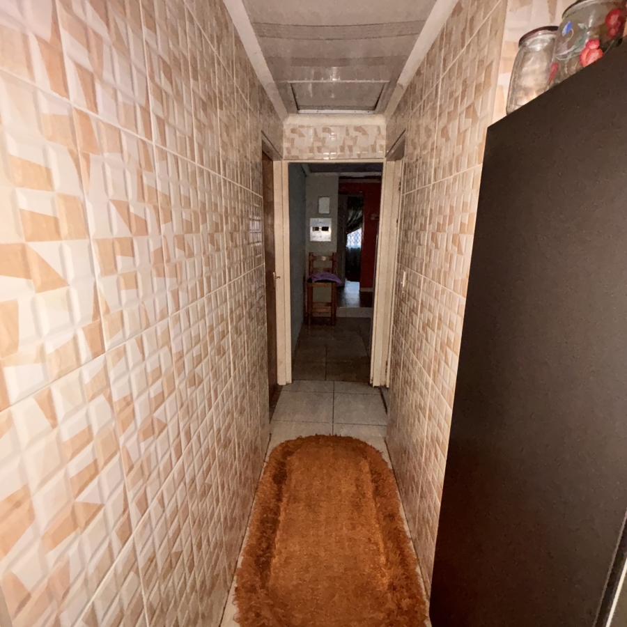 2 Bedroom Property for Sale in Chiawelo Gauteng