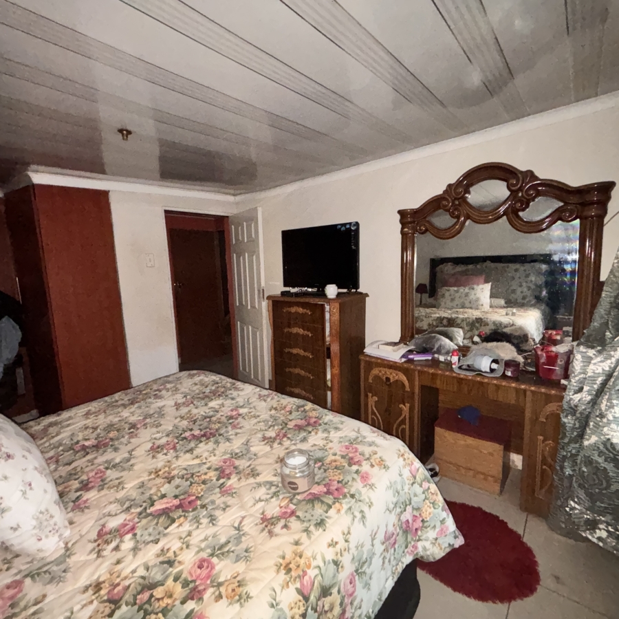2 Bedroom Property for Sale in Chiawelo Gauteng