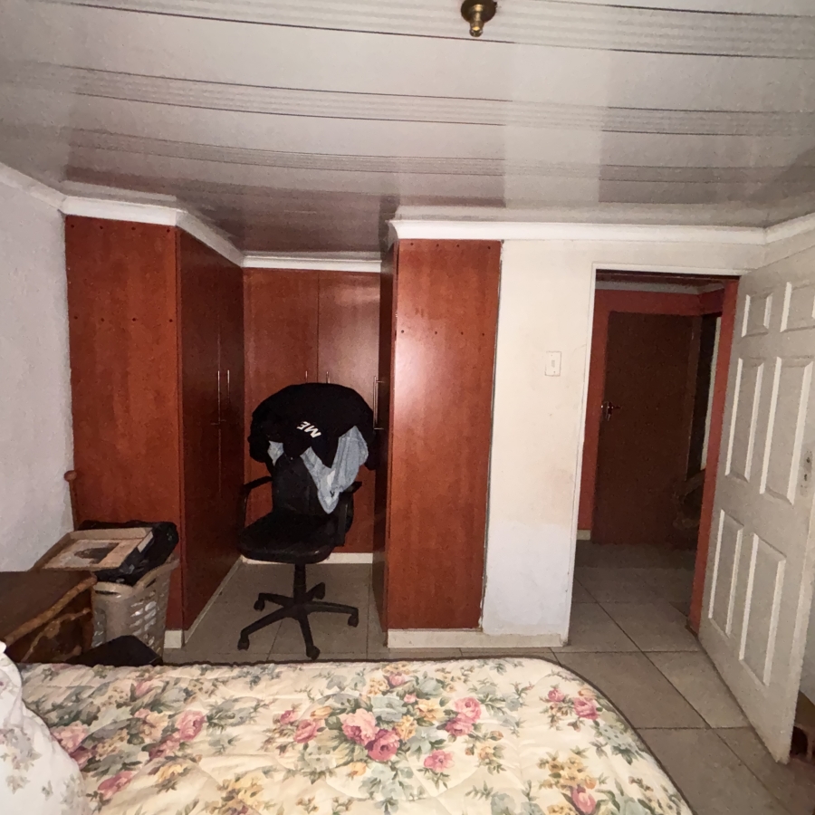2 Bedroom Property for Sale in Chiawelo Gauteng
