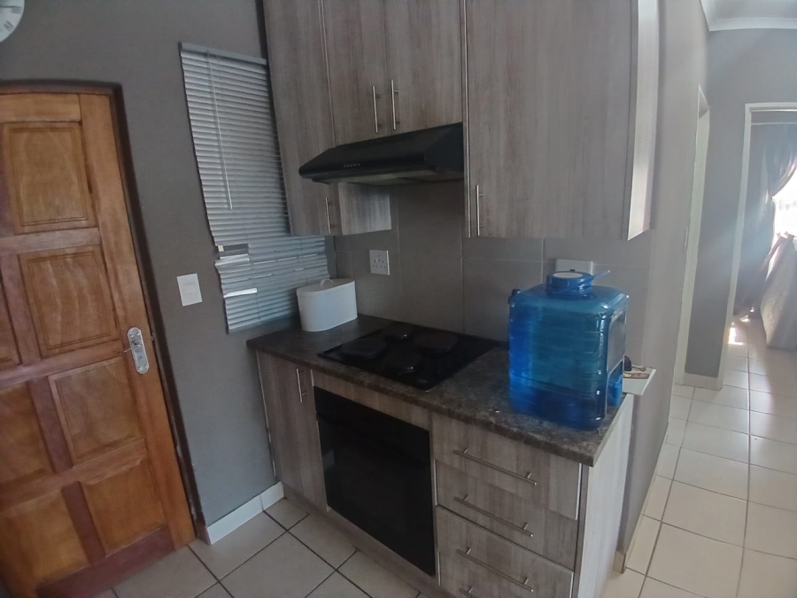 To Let 2 Bedroom Property for Rent in Pomona Gauteng