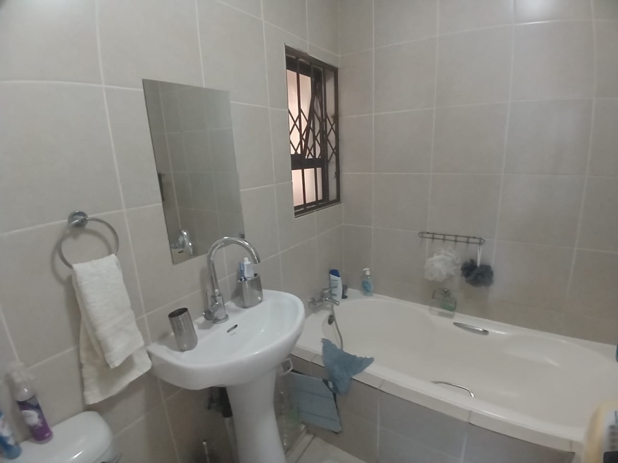 To Let 2 Bedroom Property for Rent in Pomona Gauteng