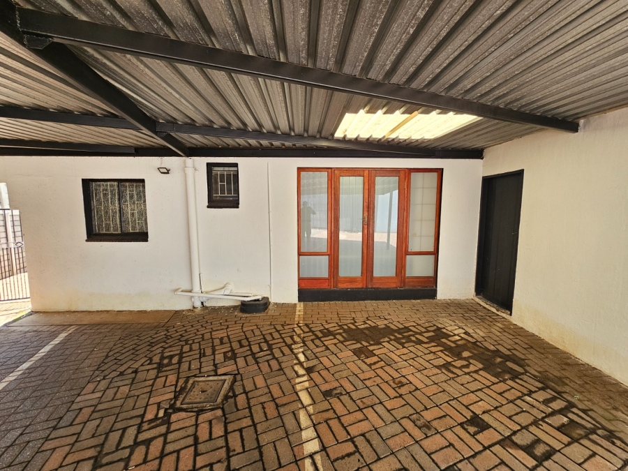 To Let 1 Bedroom Property for Rent in Rooihuiskraal Gauteng
