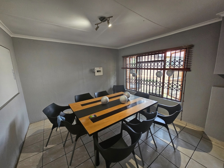 To Let 1 Bedroom Property for Rent in Rooihuiskraal Gauteng