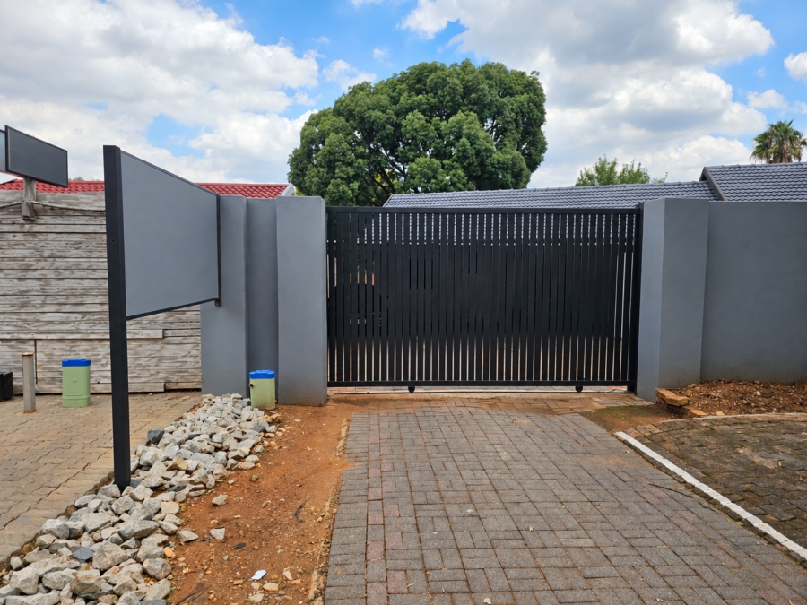 To Let 1 Bedroom Property for Rent in Rooihuiskraal Gauteng
