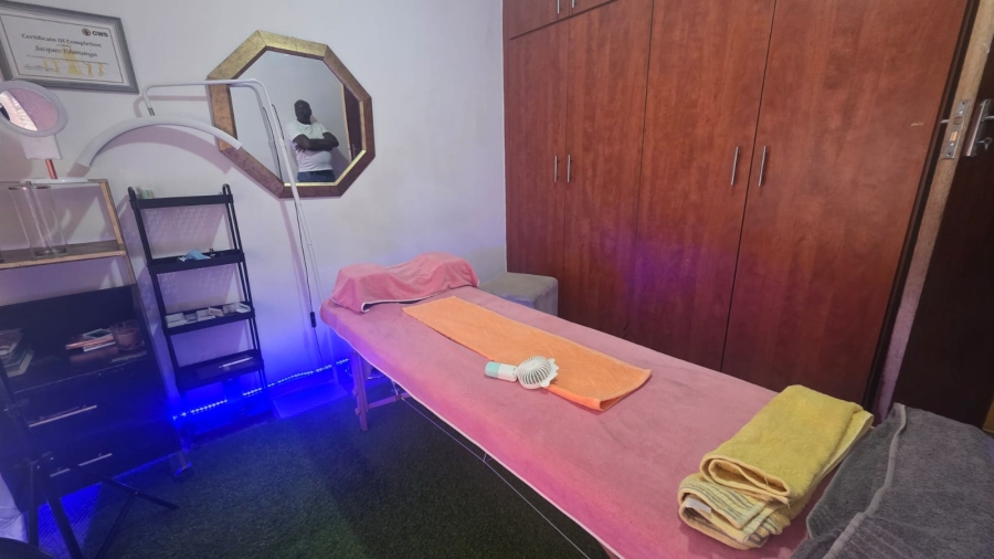 To Let 1 Bedroom Property for Rent in Rooihuiskraal Gauteng