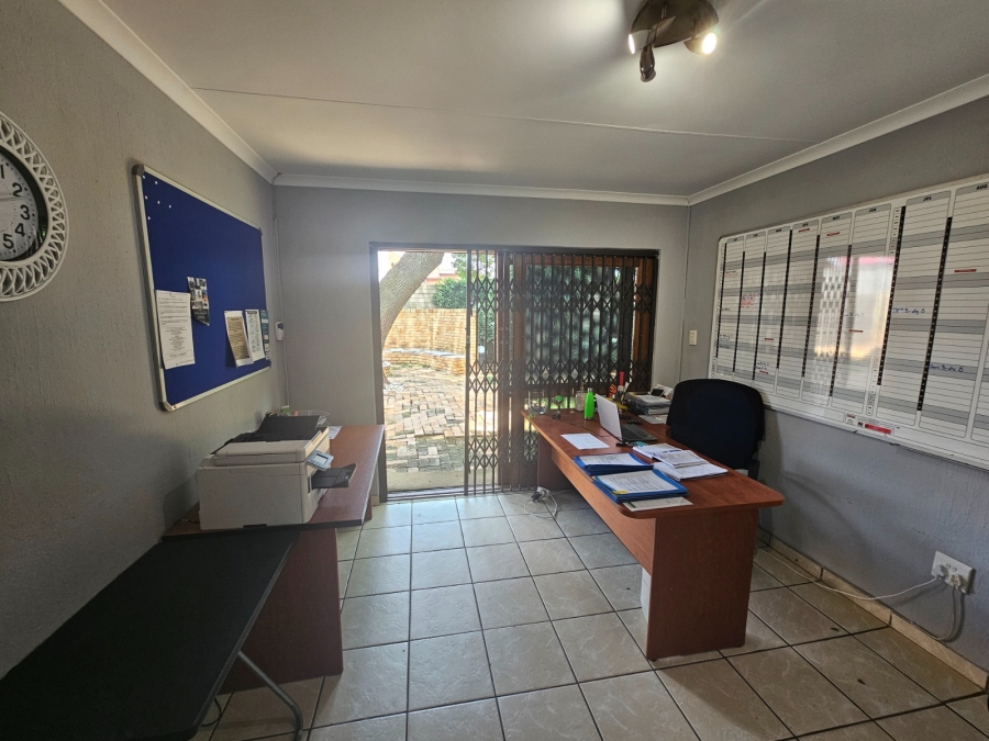 To Let 1 Bedroom Property for Rent in Rooihuiskraal Gauteng