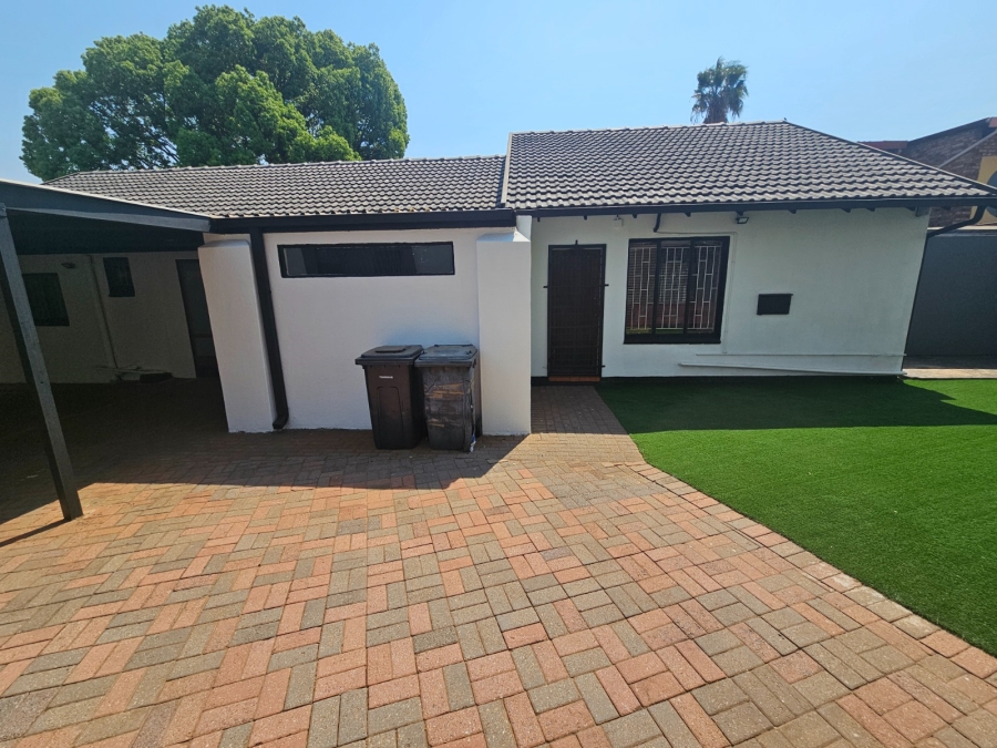 To Let 1 Bedroom Property for Rent in Rooihuiskraal Gauteng