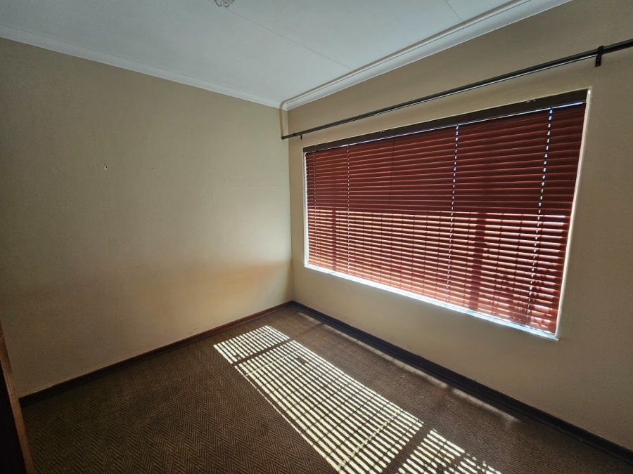 To Let 1 Bedroom Property for Rent in Rooihuiskraal Gauteng
