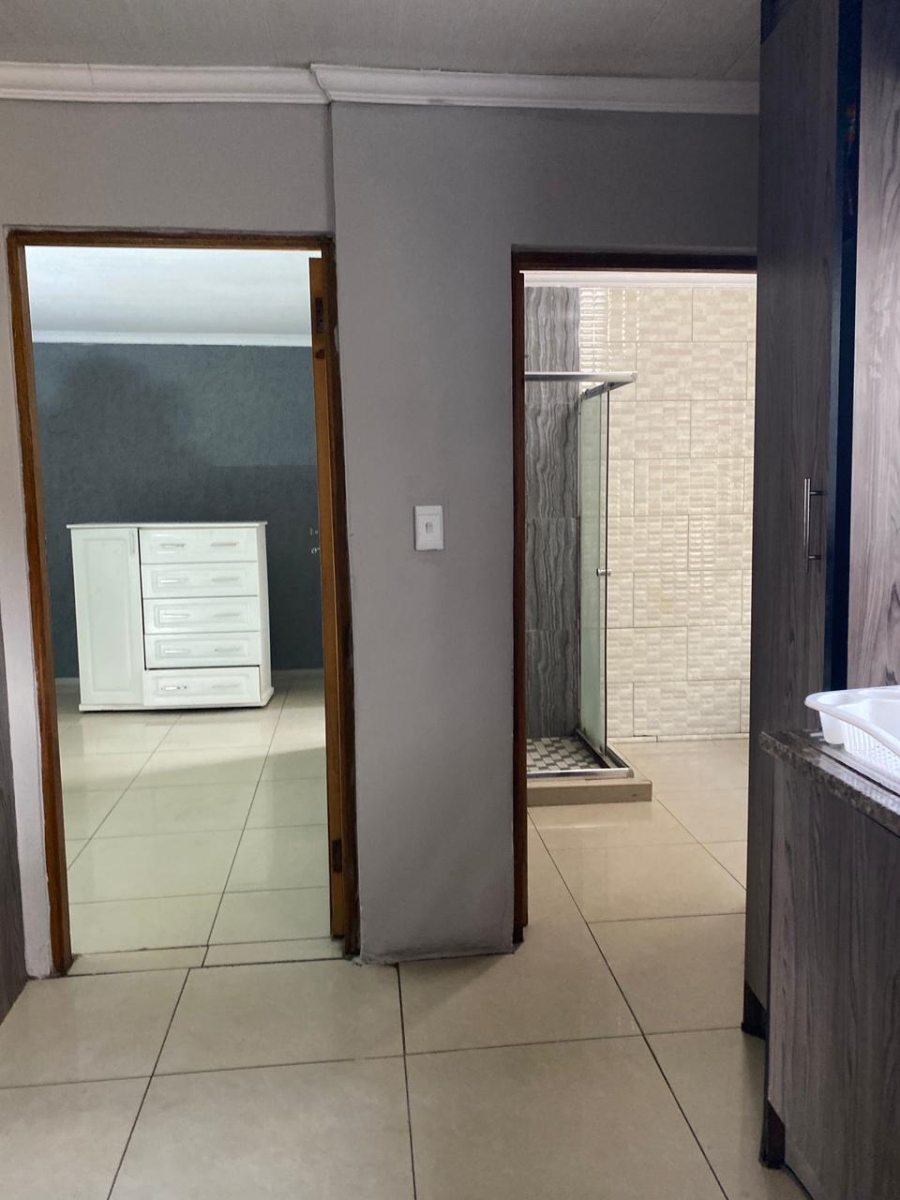 To Let 2 Bedroom Property for Rent in Pimville Gauteng