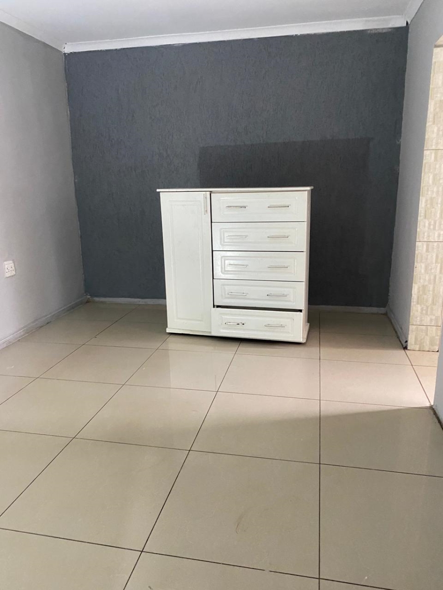To Let 2 Bedroom Property for Rent in Pimville Gauteng
