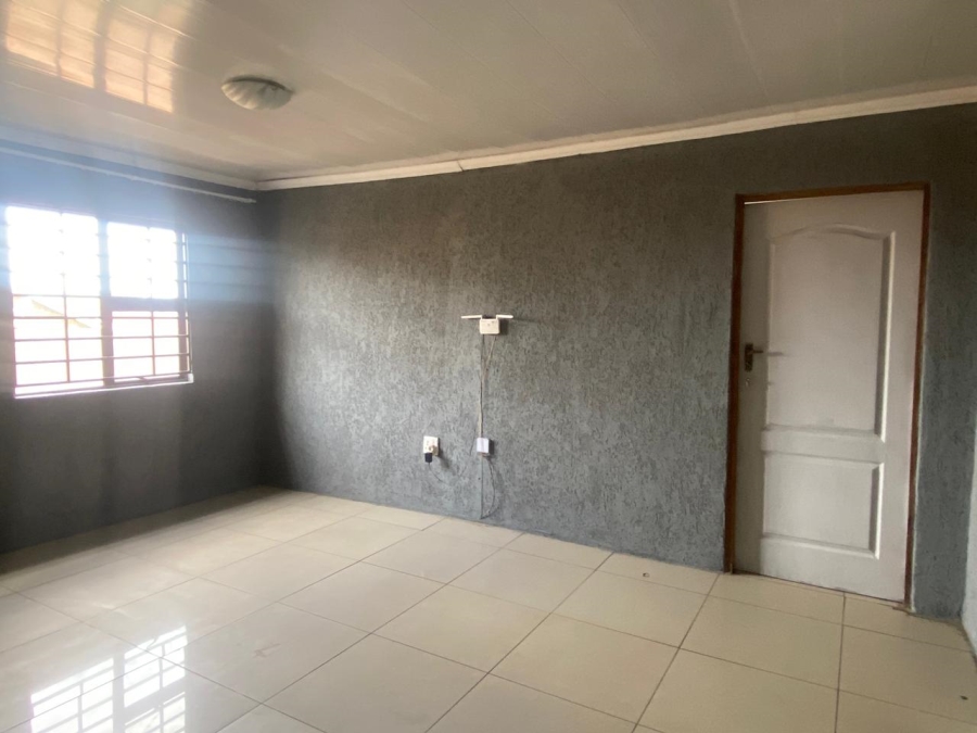To Let 2 Bedroom Property for Rent in Pimville Gauteng