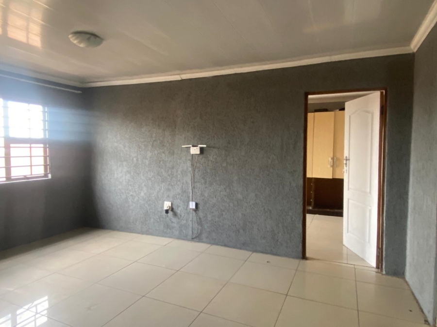 To Let 2 Bedroom Property for Rent in Pimville Gauteng