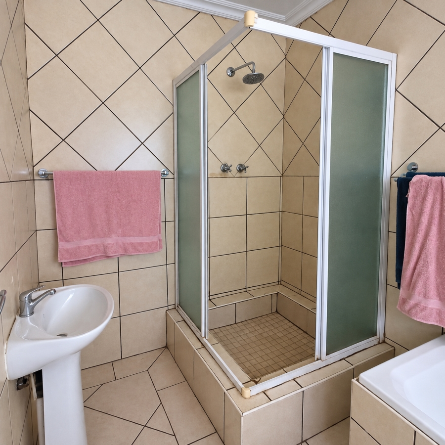 3 Bedroom Property for Sale in Van Der Westhuizen Gauteng