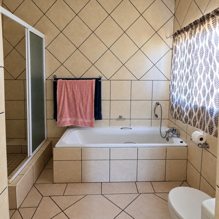 3 Bedroom Property for Sale in Van Der Westhuizen Gauteng