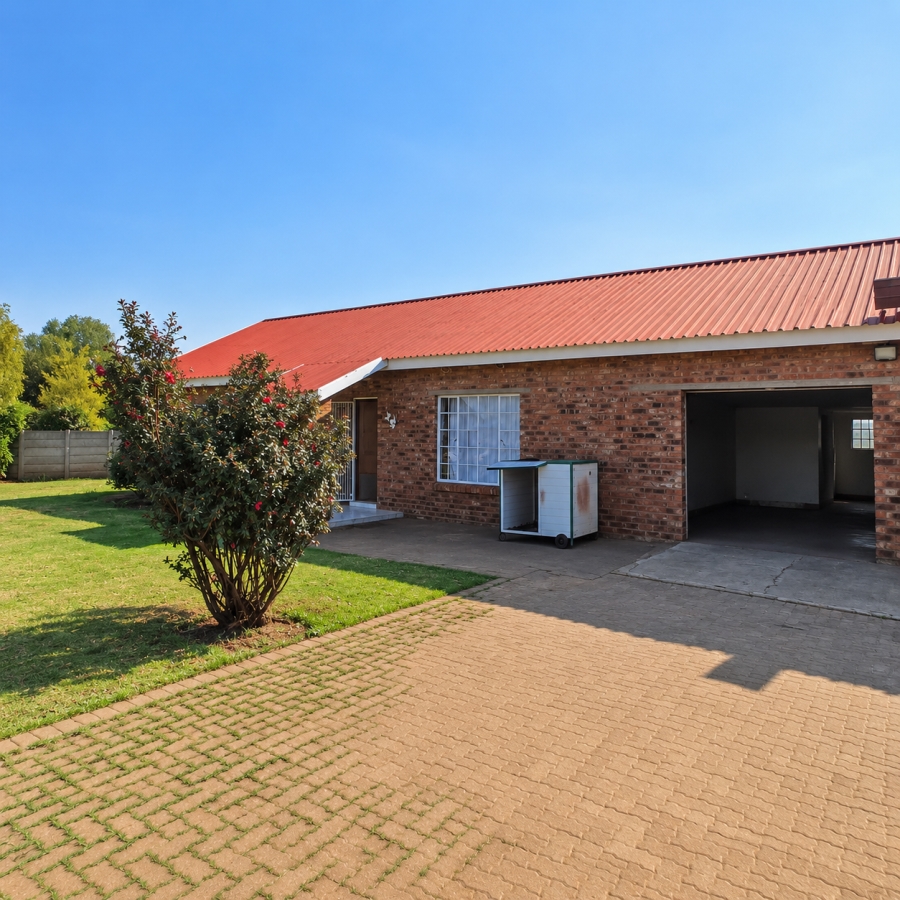 3 Bedroom Property for Sale in Van Der Westhuizen Gauteng
