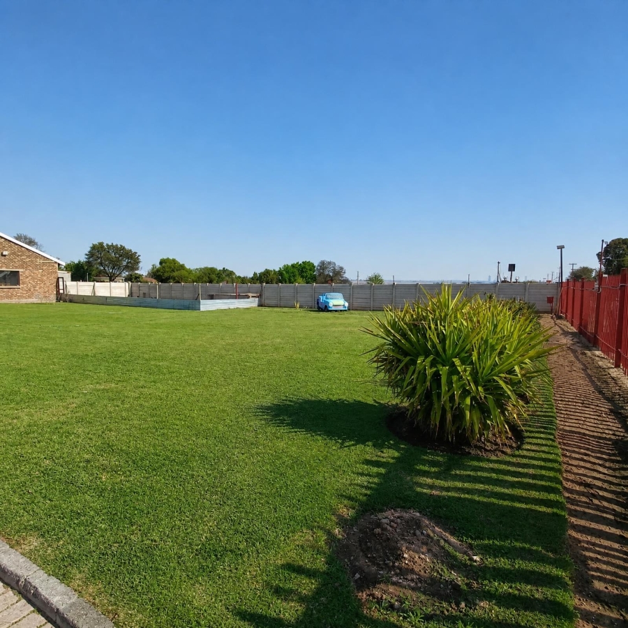 3 Bedroom Property for Sale in Van Der Westhuizen Gauteng