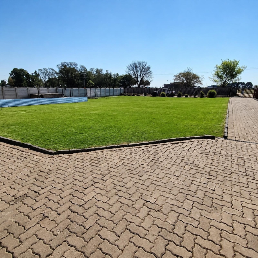 3 Bedroom Property for Sale in Van Der Westhuizen Gauteng
